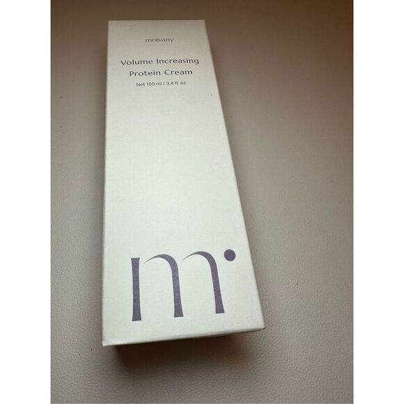 Molvany Face Moisturizing Volume Impact Protein Cream 100ml/3.38 fl.oz - Picture 1 of 6